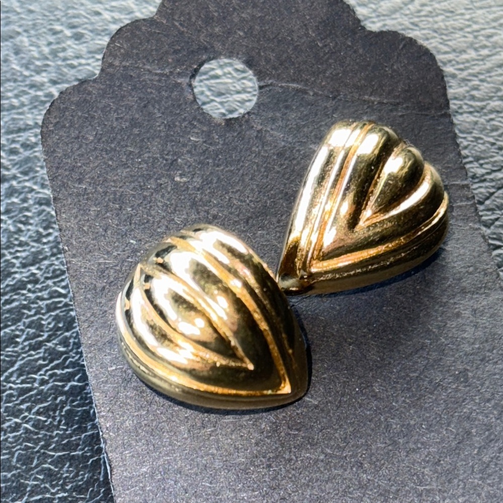 TRIFARI Gold Shell Clip-on Earrings
